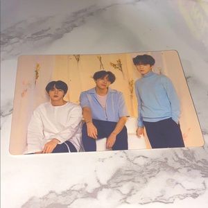 BTS Loveyourself Tour Photocard w/ V pin